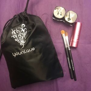 Younique Bundle